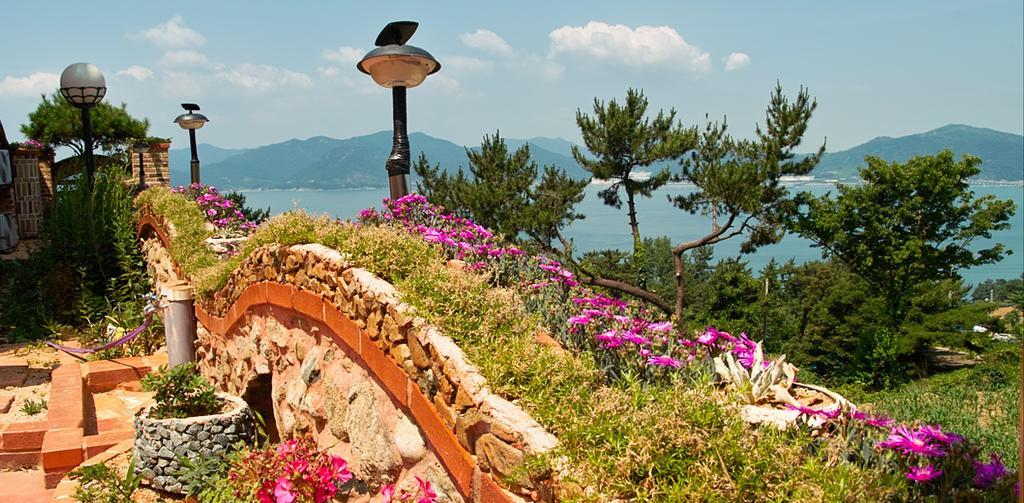 Gung Pension Namhae Exteriör bild