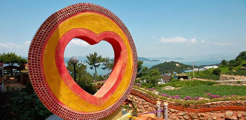 Gung Pension Namhae Exteriör bild