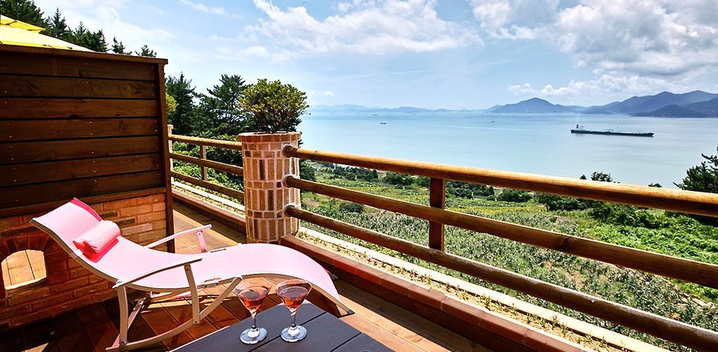 Gung Pension Namhae Exteriör bild
