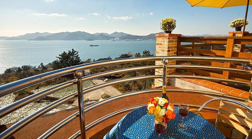 Gung Pension Namhae Exteriör bild